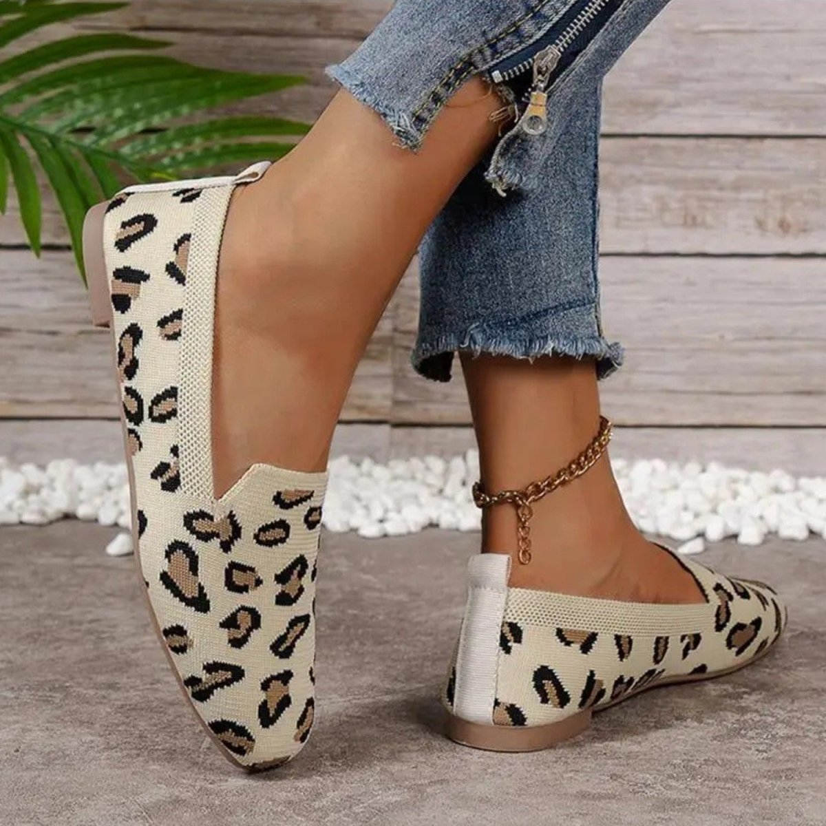 Lightweight Breathable Comfort Flats