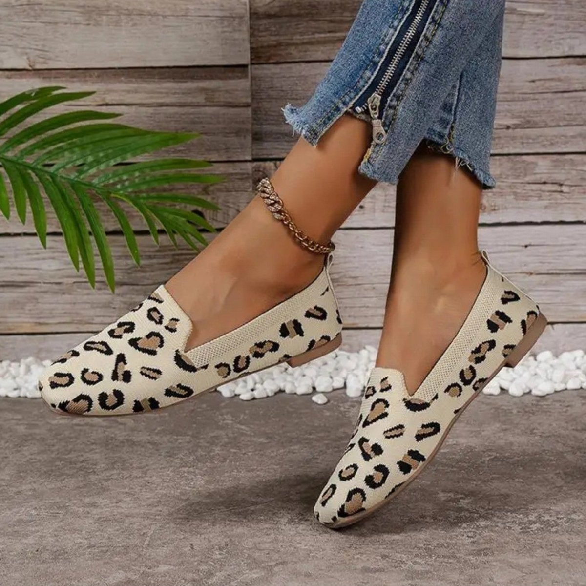 Lightweight Breathable Comfort Flats