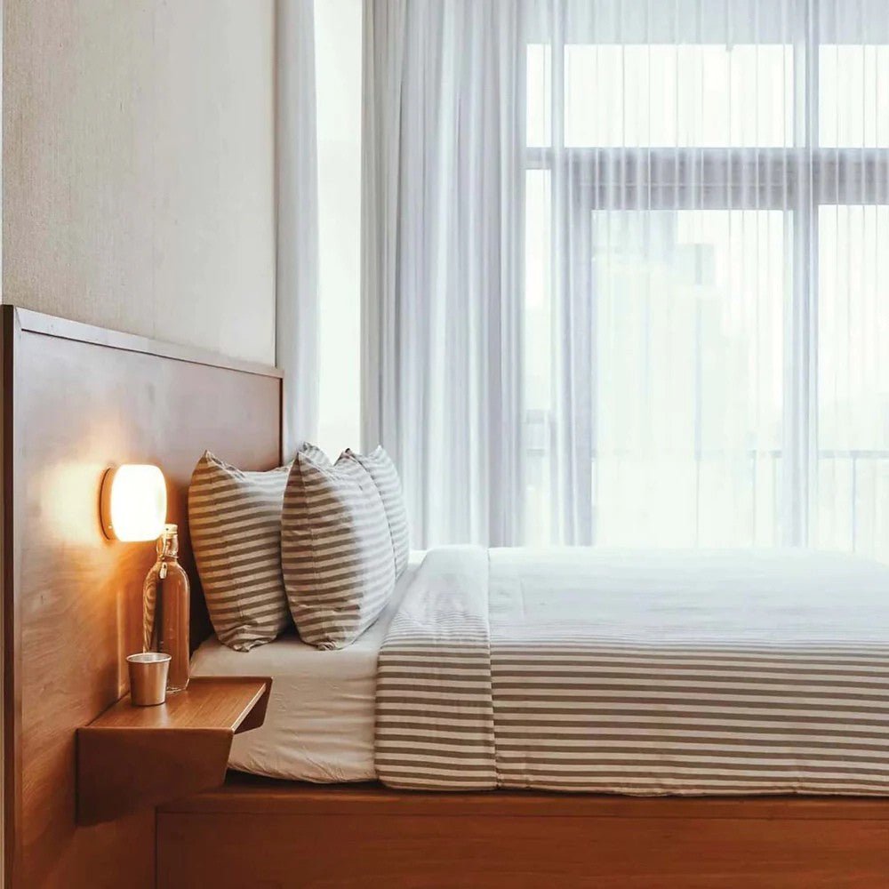 Modern Glow Glass Wall Light